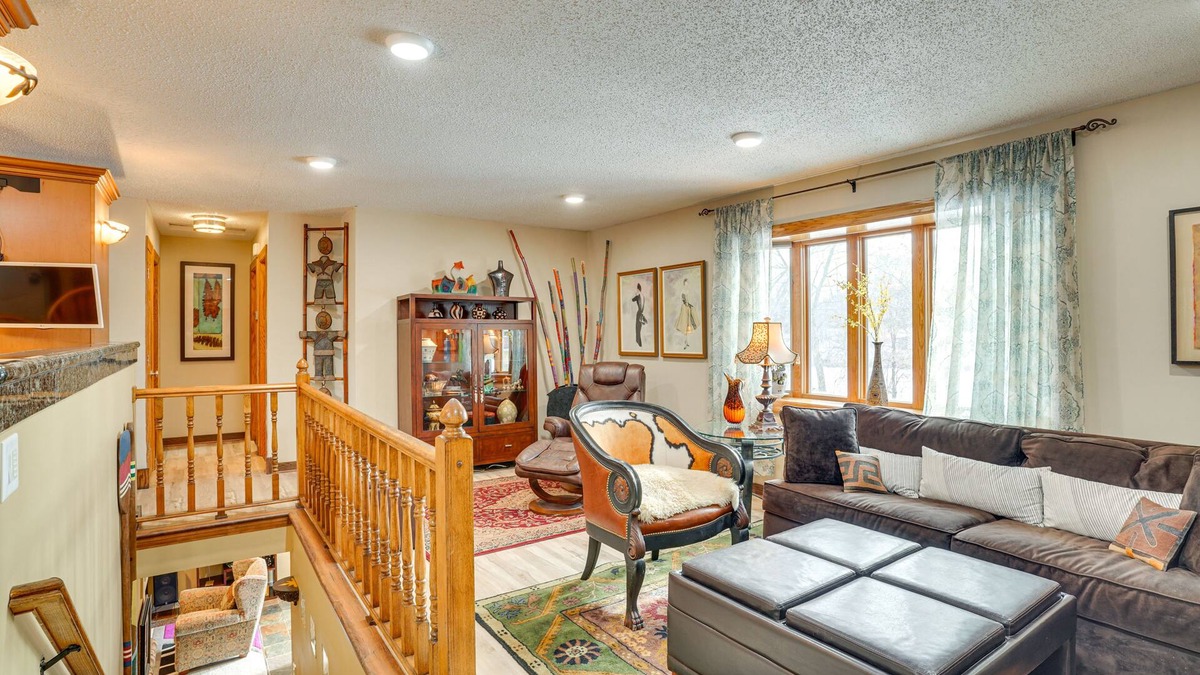 Savage House | Charming Savage Home w/Yard: 18 Mi to Minneapolis