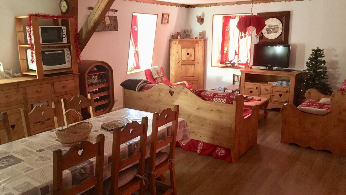 Flumet Apartment | Charming Savoyard apartment in the village center