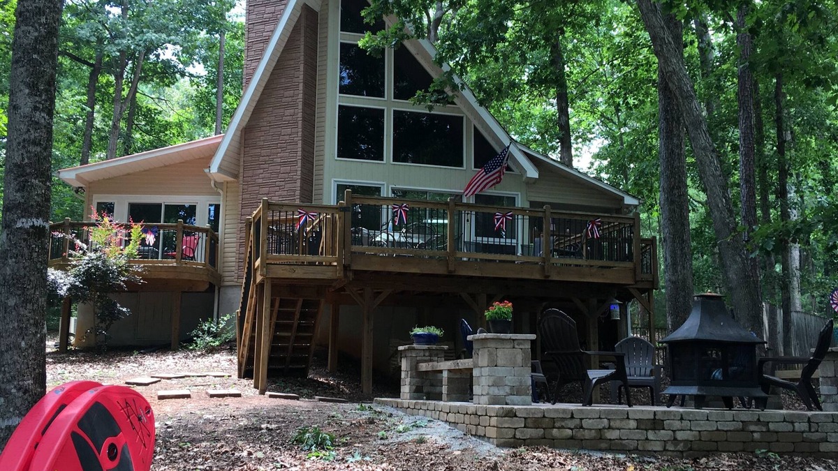 Gumlog House | Charming, Scenic Retreat on Deep-Water Cove; Fire Pit, SUP Boards, Covered Slip