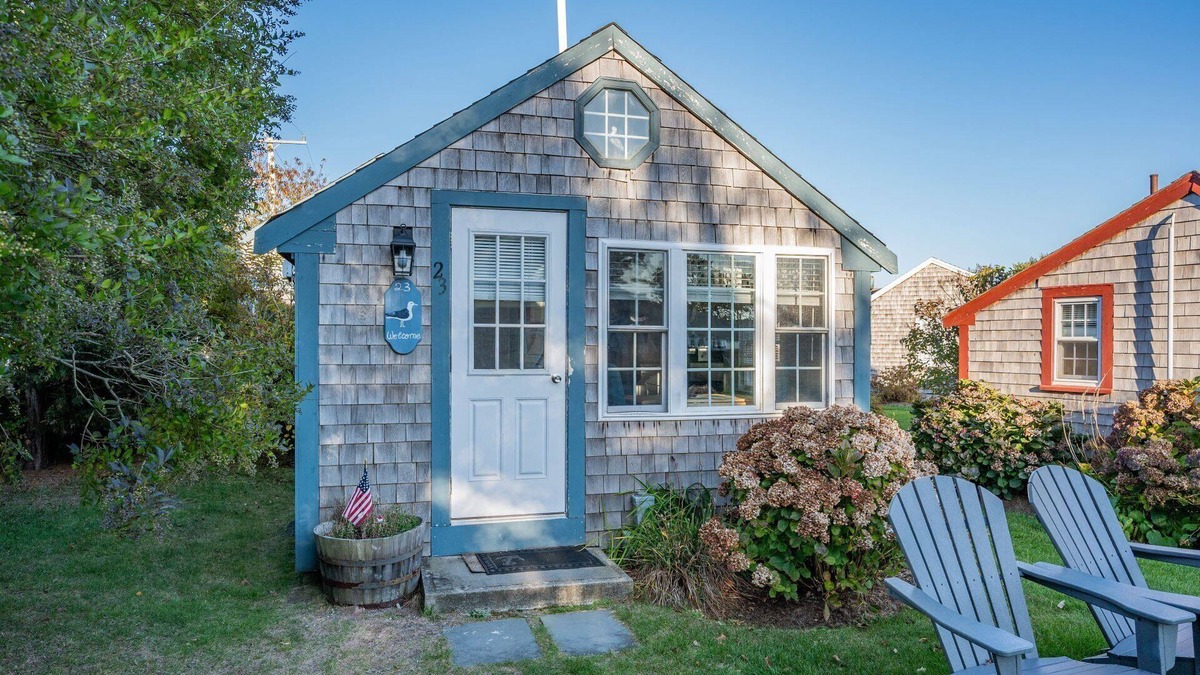 South Yarmouth Cottage | Charming SeaGills Rest Cottage Steps from Nantucket Sound