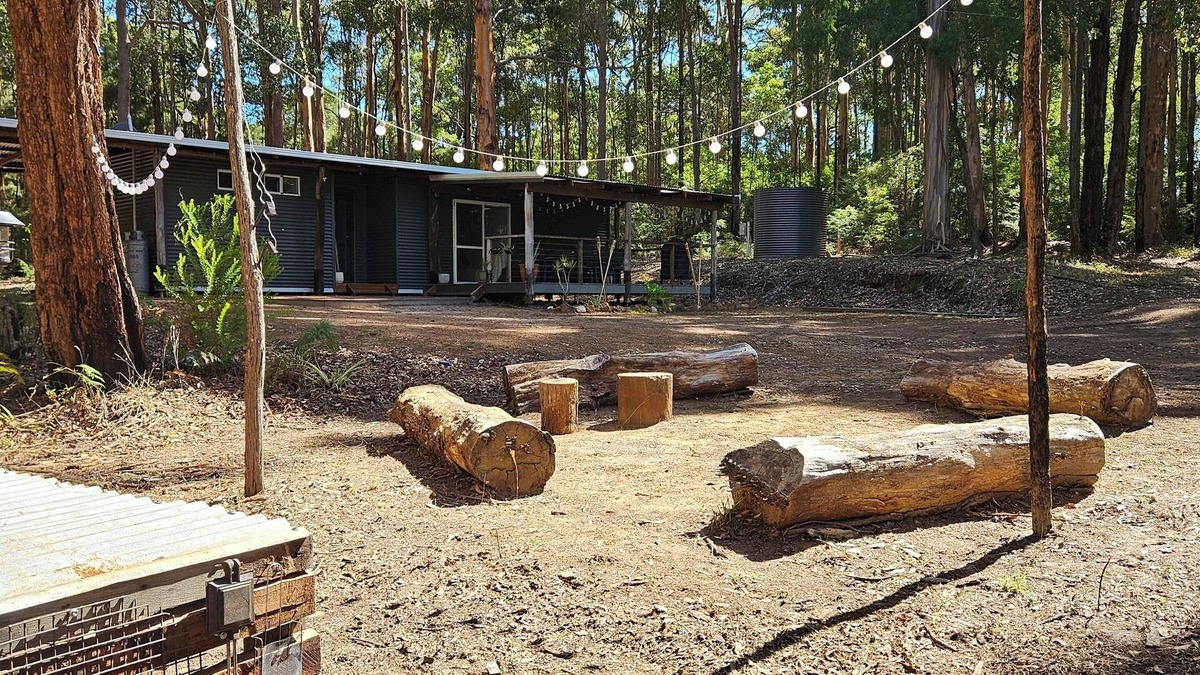 Yeagarup Cabin | Charming secluded 2-bedroom cabin in brilliant Yeagarup with AC, WiFi