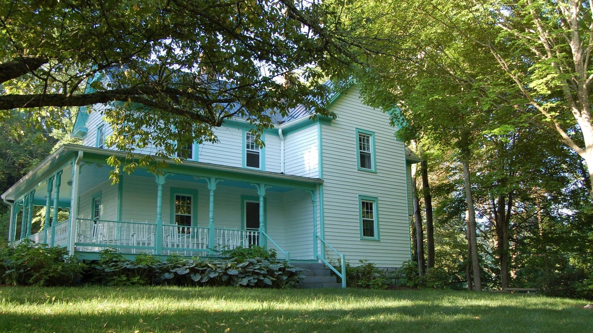 Wytheville Other | Charming, secluded turn of the century home ideal for a relaxing family retreat