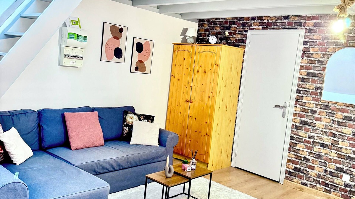 Pontorson Apartment | CHARMING-SELF CHECK IN- PROXIMITY- NETFLIX