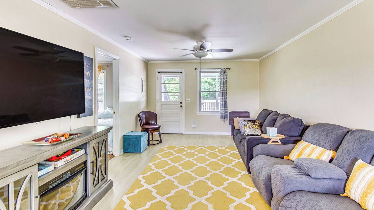 Shallotte House | Charming Shallotte Home ~ 4 Mi to Ocean Isle Beach