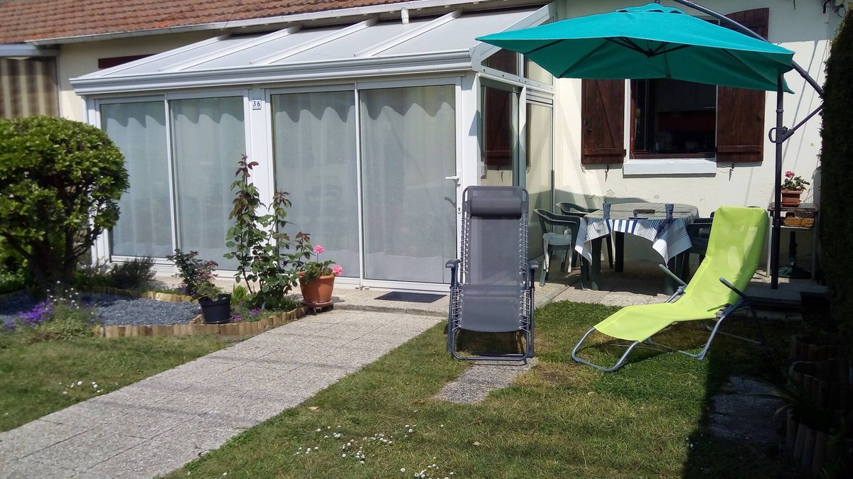 Les Cites House | Charming south facing house completely renovated with garden