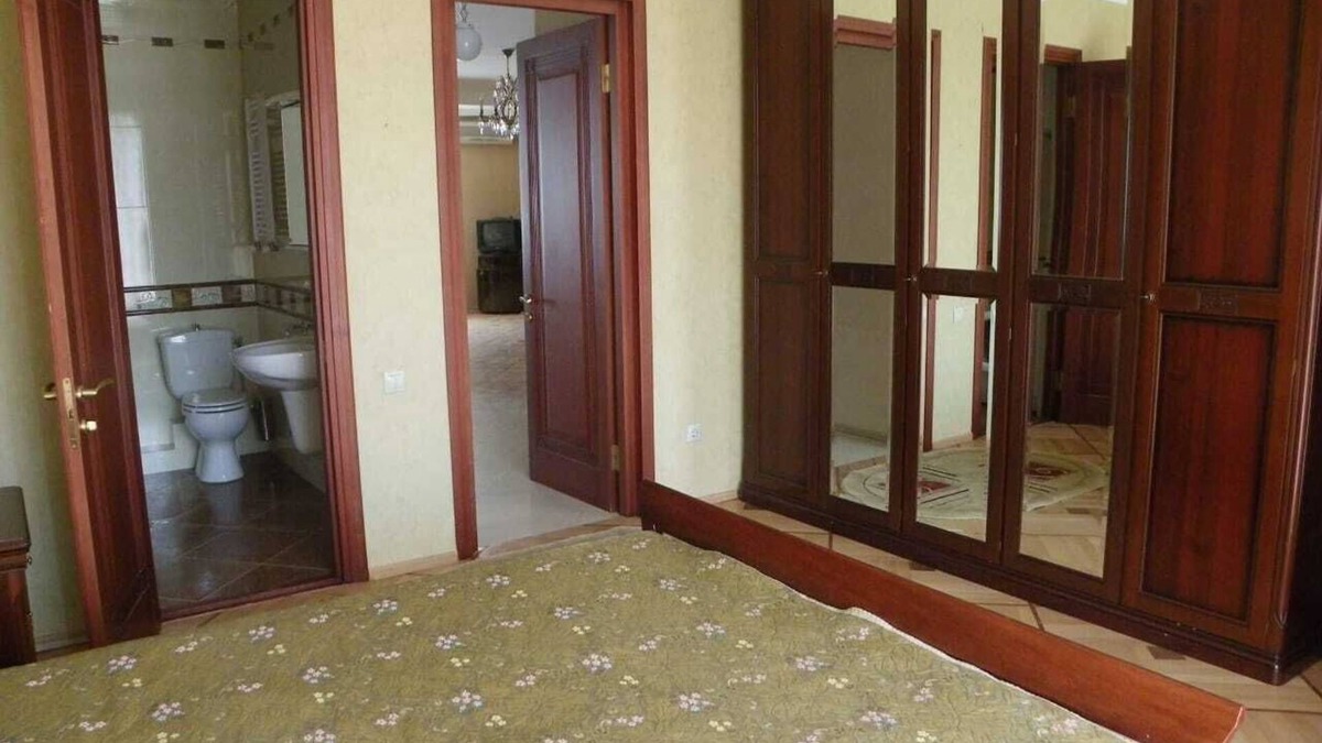 Vake Apartment | Charming spacious 1-bedroom apartment beside Vake Park in Tbilisi