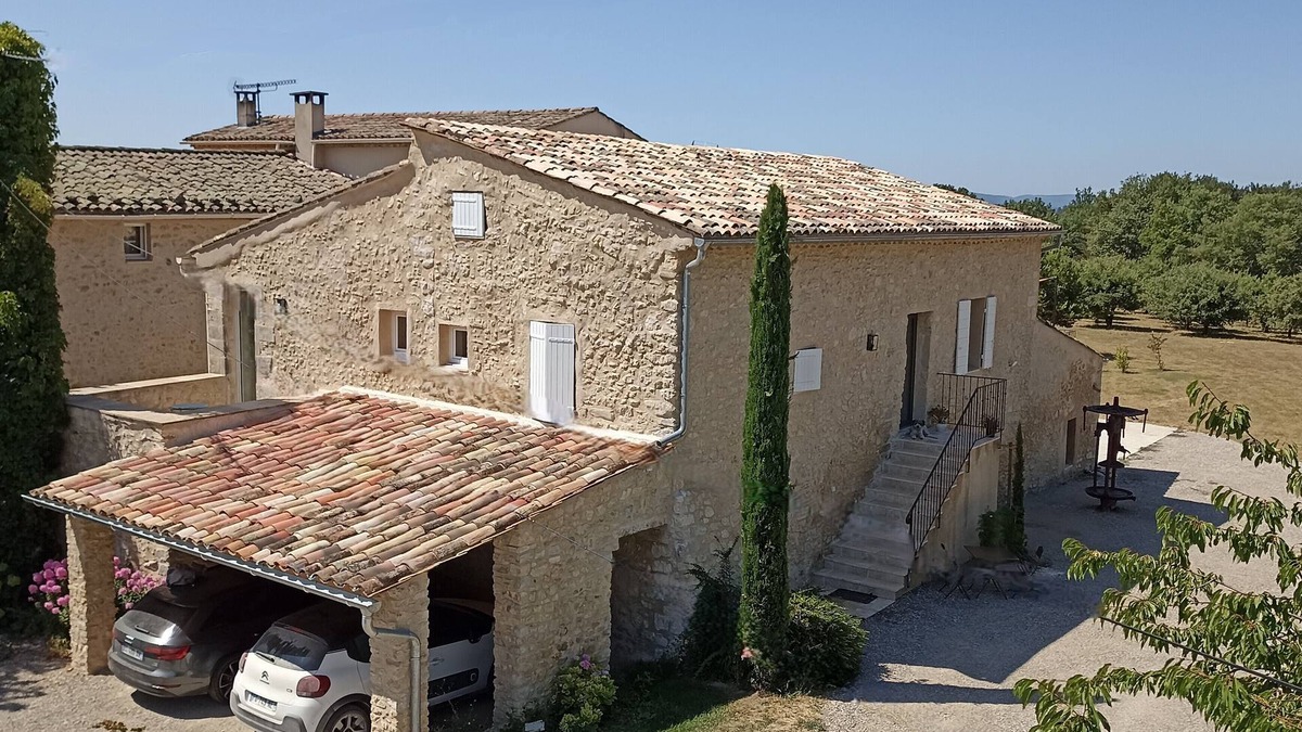 Forcalquier House | Charming, spacious gîte in the heart of nature, ideal for family vacations.
