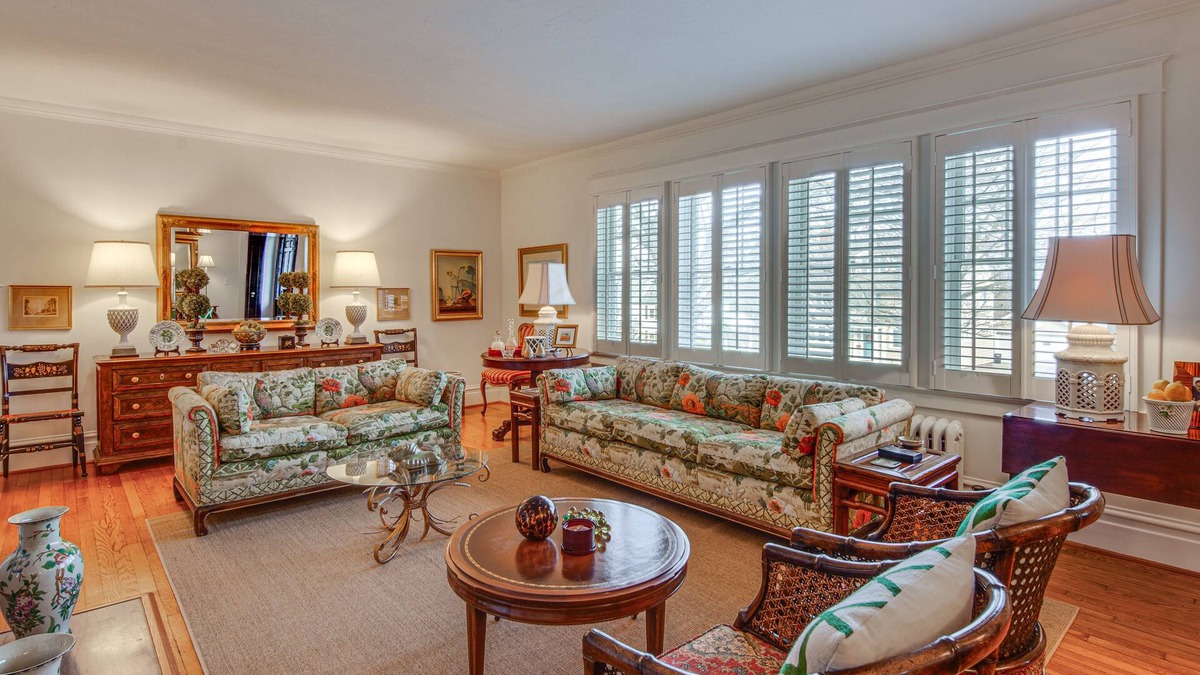 Olean House | Charming & Spacious Olean Home w/ 2 Fireplaces