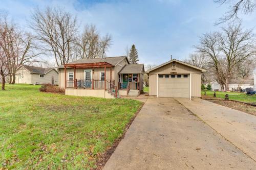 Spirit Lake House | Charming Spirit Lake Home - 6 Mi to Arnolds Park!