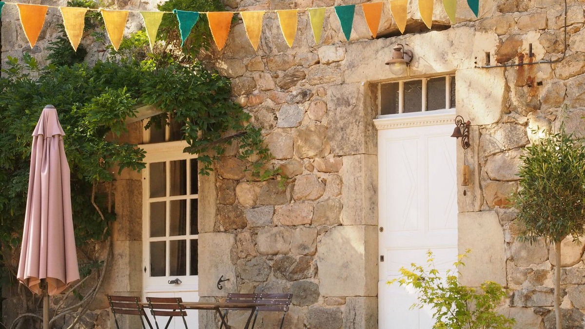 Vernoux-en-Vivarais House | Charming stone furnished, tastefully decorated, close to the swimmable river