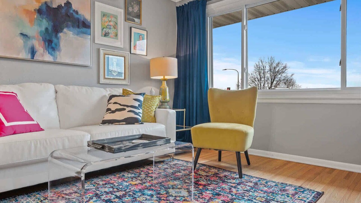 St. Paul House | Charming St. Paul 4 Bedroom Home