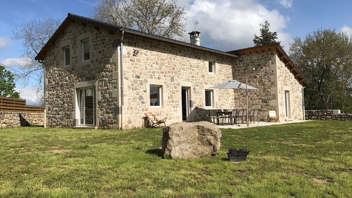 Saint-Jeures Cottage | Charming Stone Cottage Near Lake and Longest Himalayan Footbridge in France
