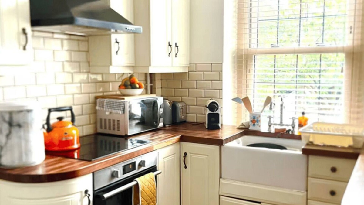 Penistone Cottage | Charming Stone Cottage in the Heart of Yorkshire!