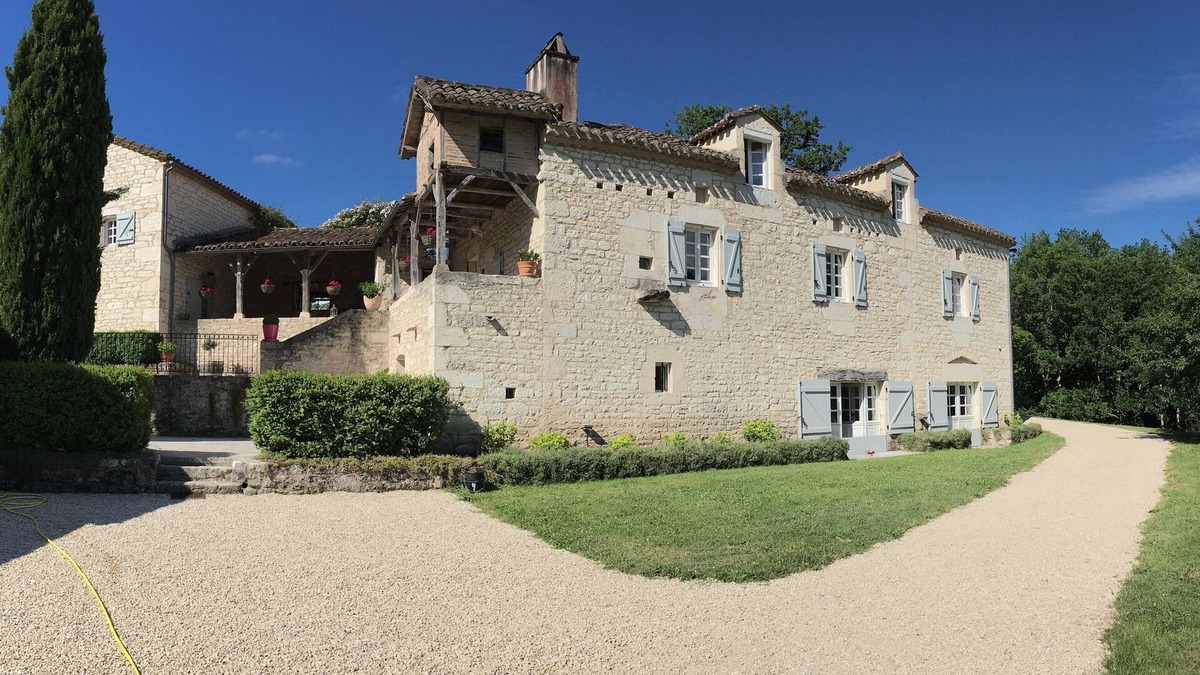 Saint-Pantaleon Cottage | Charming stone residence with heated swimming pool 4X10