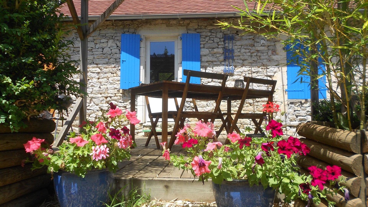 Martel Cottage | Charming stone gite totally renovated and well decorated