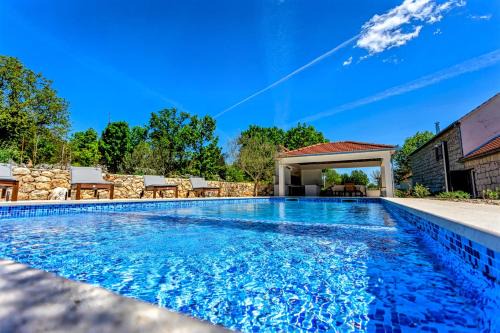 Central Dalmatia House | Charming stone house with private pool & jacuzzi - Holiday Home Vera