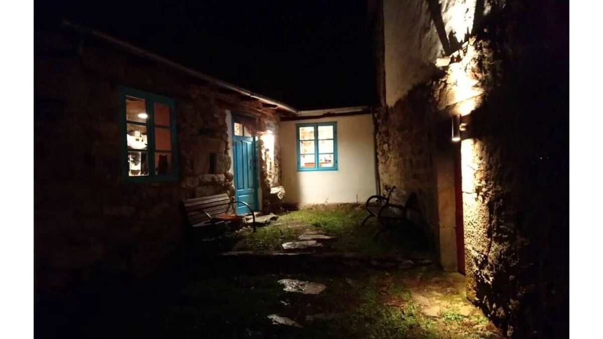 Viana do Bolo Cottage | Charming stone house