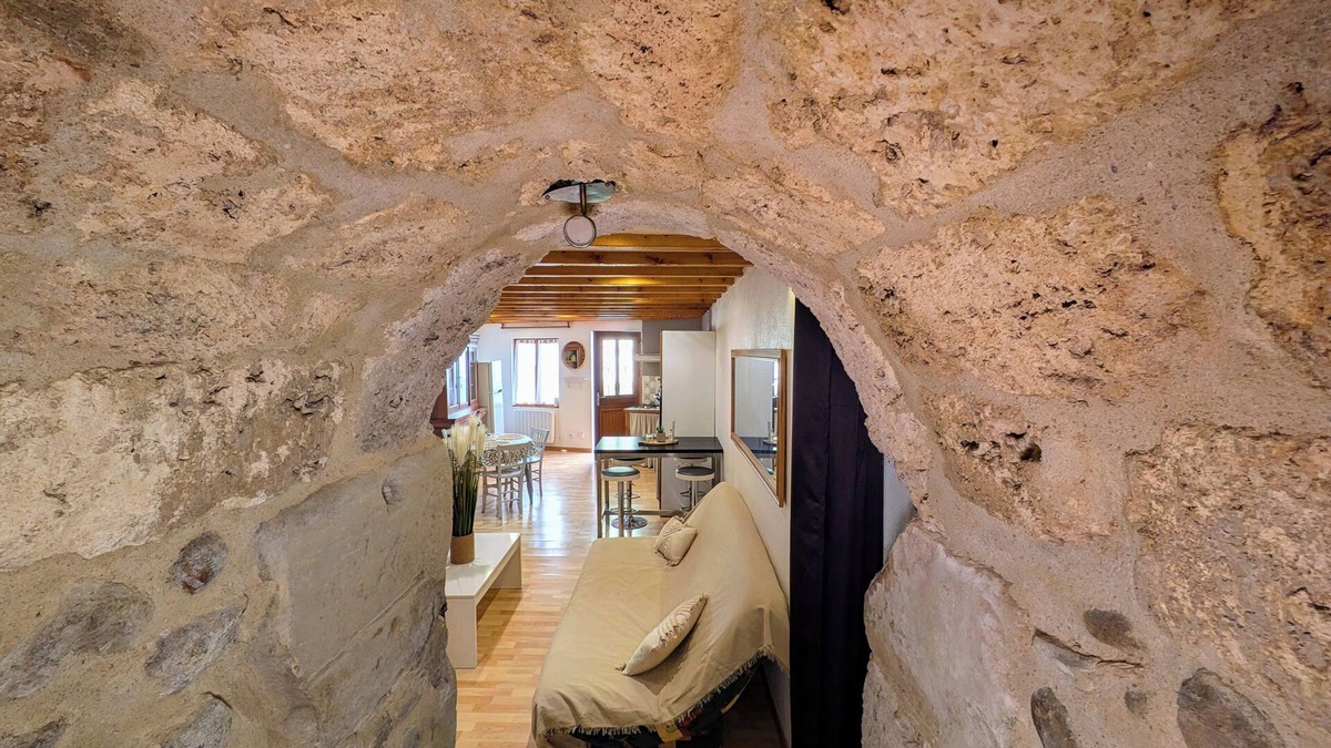 Montelier House | Charming stone house with terrace & barbecue, near valence