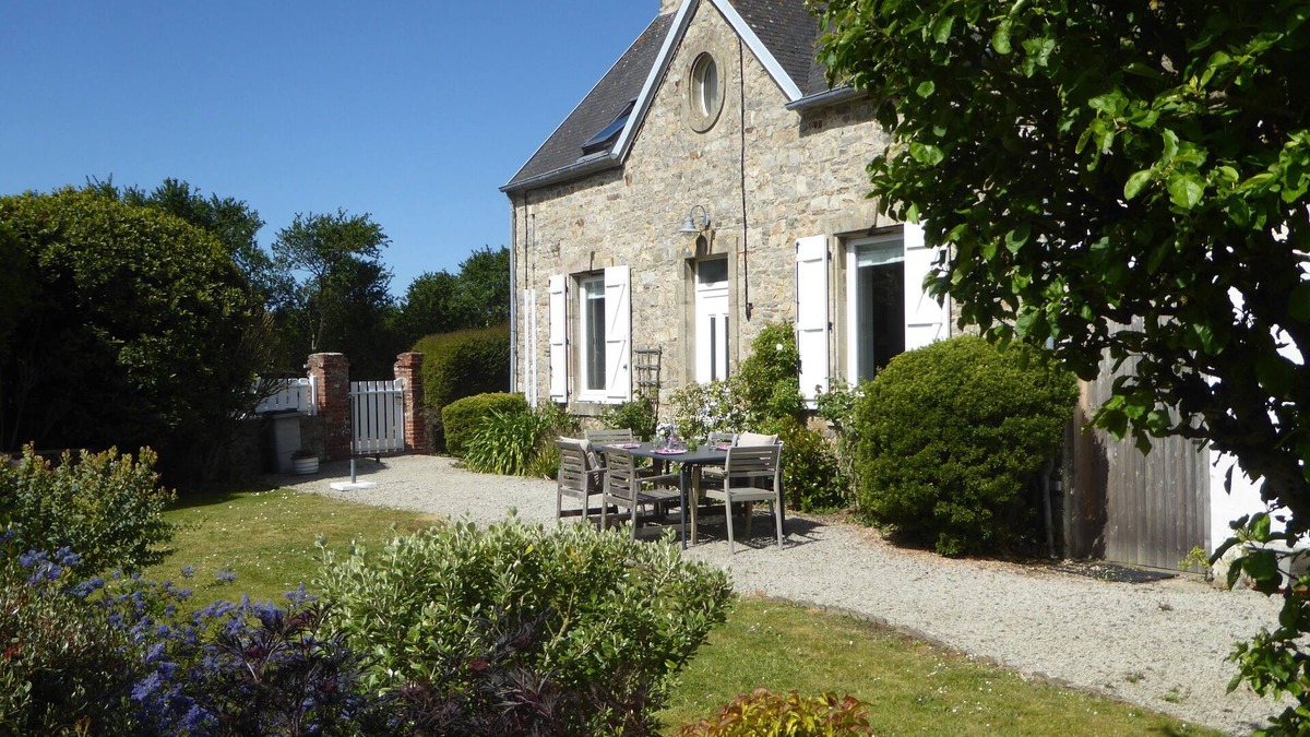Portbail House | Charming stone house near the sea