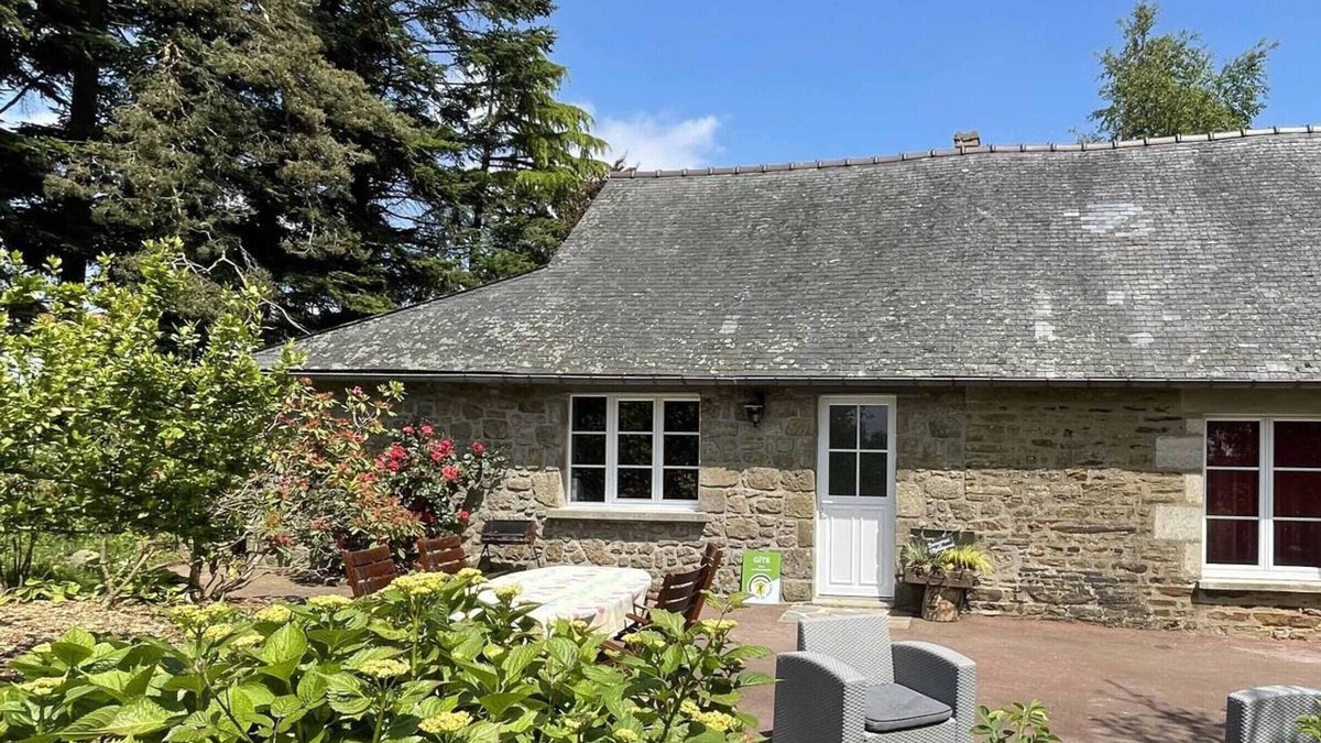 Mantilly Cottage | Charming Stone House with Garden, Modern Amenities & Wellness Services in Peaceful Normandy