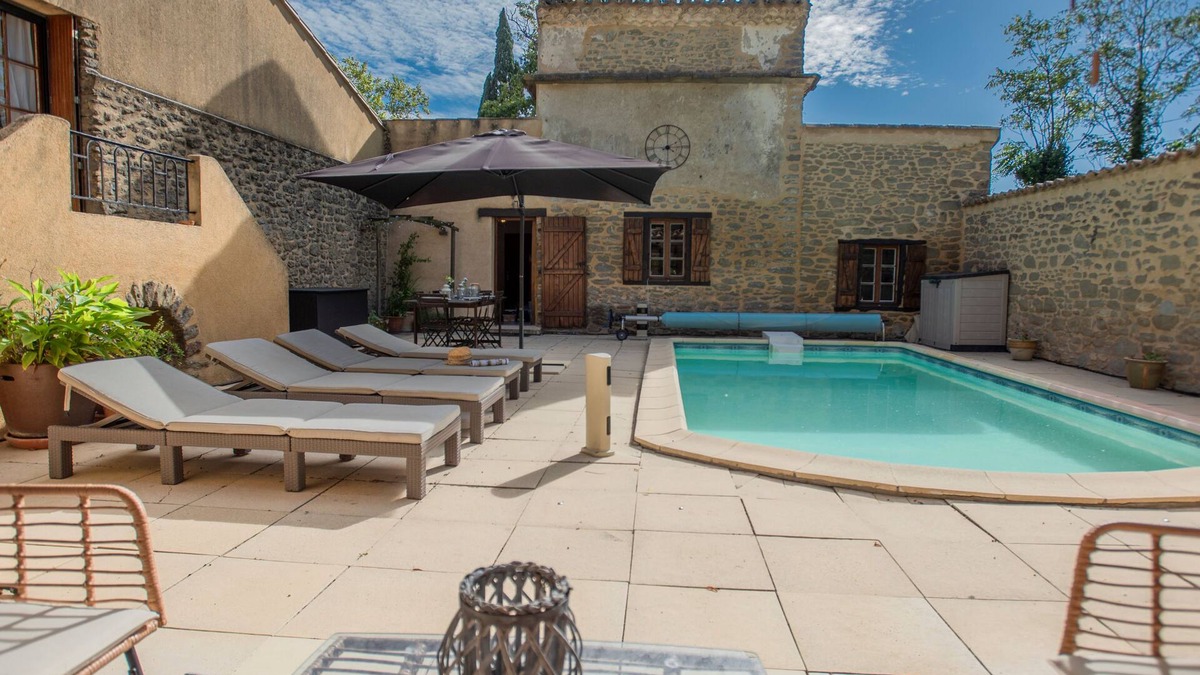 Montreal House | Charming stone house with a private pool