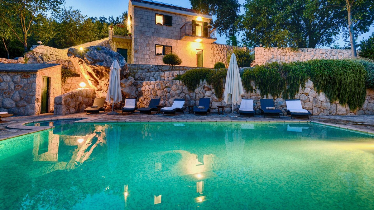 Zadvarje Villa | Charming stone villa with pool