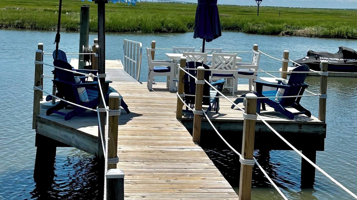 Goshen Cottage | Charming StoneHarbor WATERFRONT back-bay cottage minutes to beautiful SH beaches