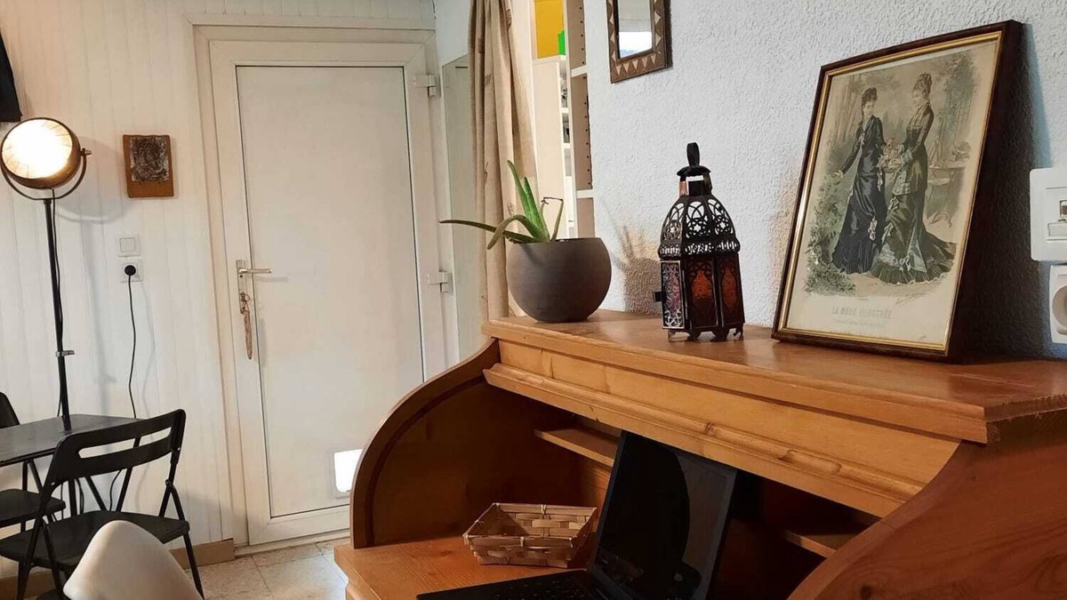 Meyzieu Apartment | Charming studio apartment for two