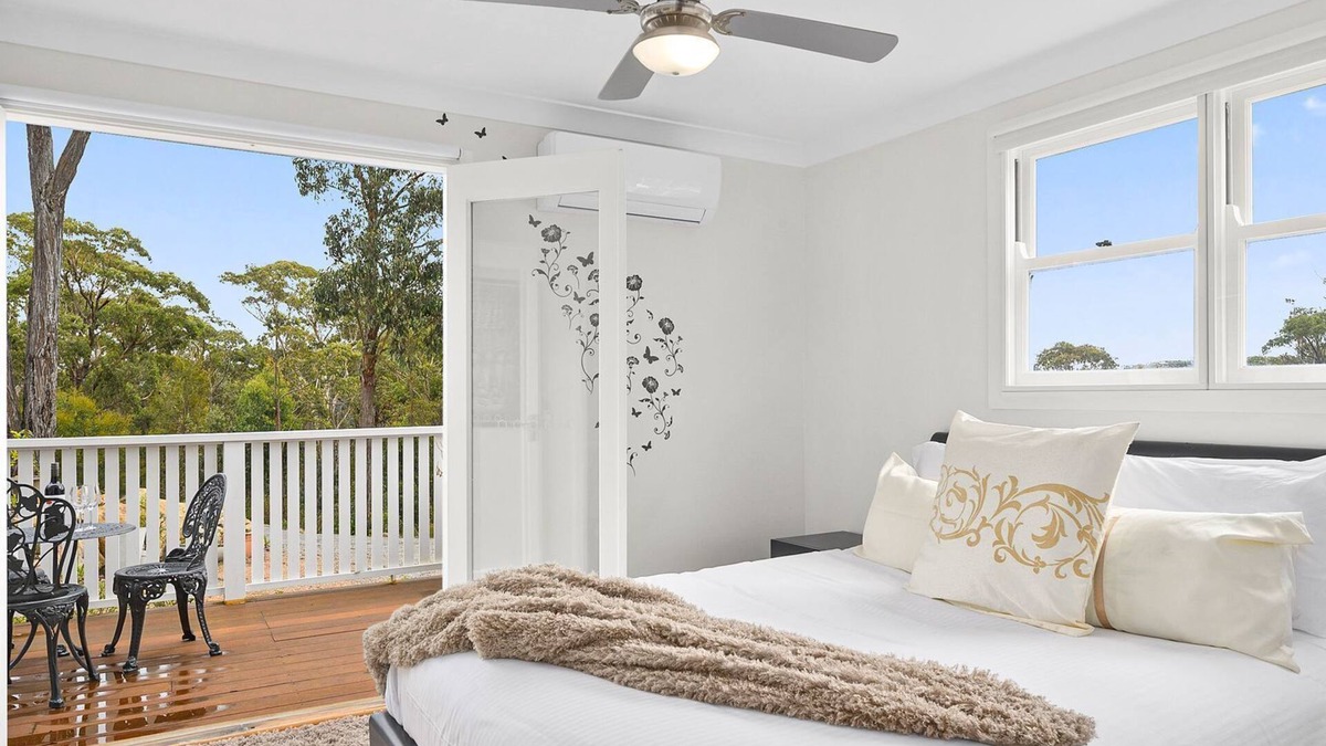 Willow Vale House | Charming Studio
