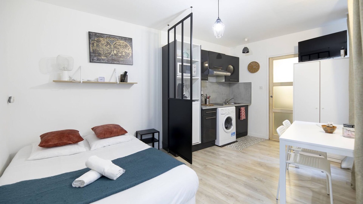 Thionville Apartment | Charming studio city center quiet near train stati