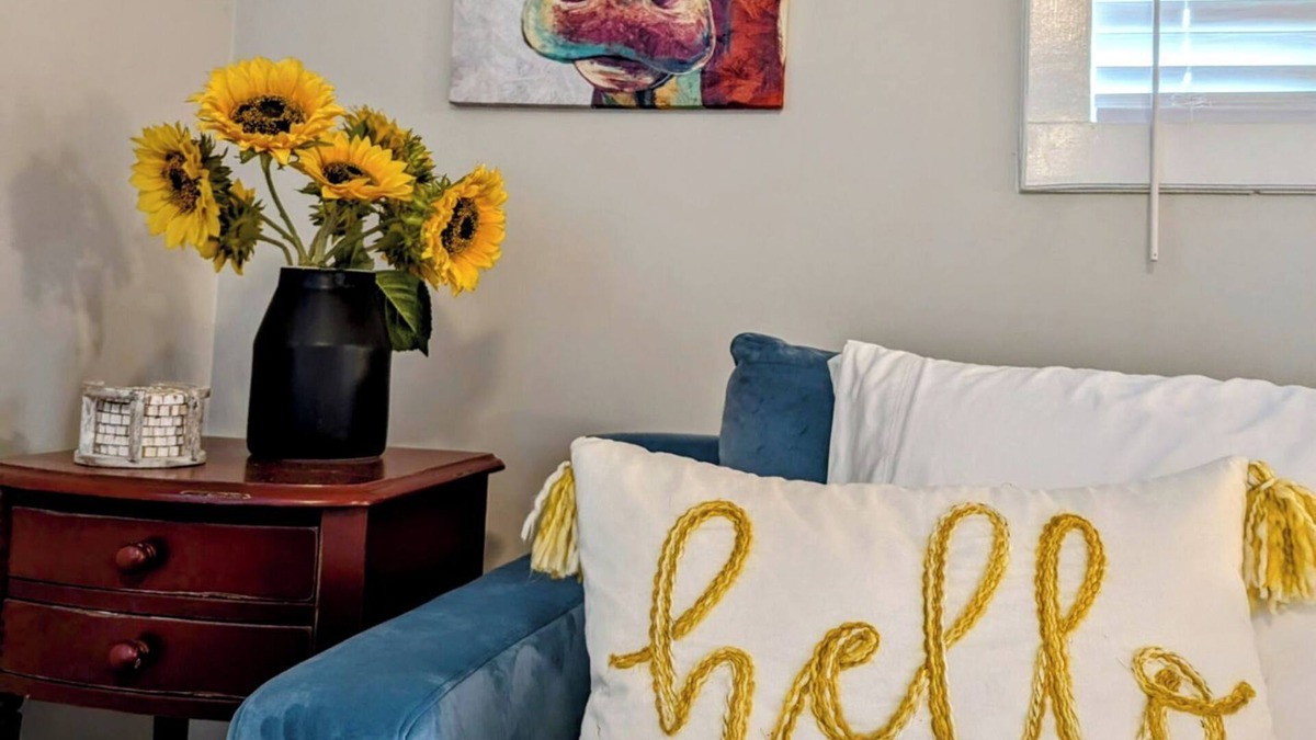 Lexington Apartment | Charming studio cottage just 5 minutes from delightful downtown Lexington!