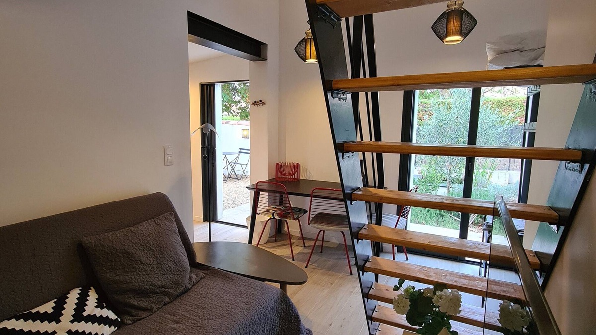 Puyricard Apartment | Charming Studio with garden area