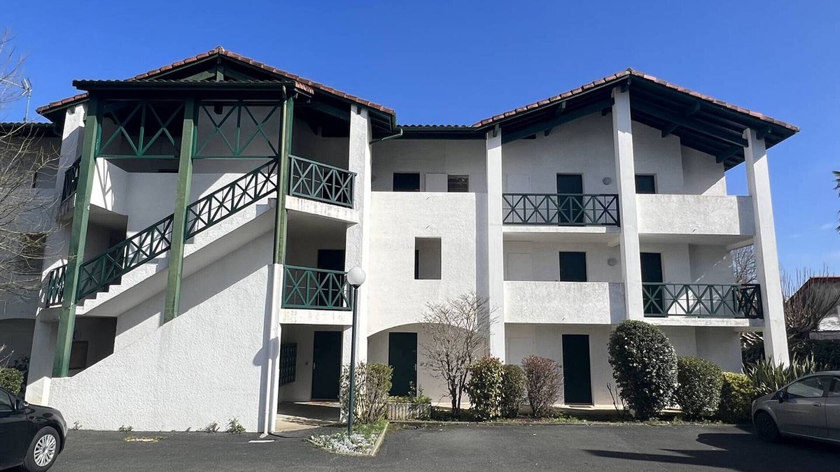 Cambo-les-Bains Apartment | Charming Studio in Central Cambo-les-Bains, Near Spa, Terrace, Parking, Pets Allowed, WiFi