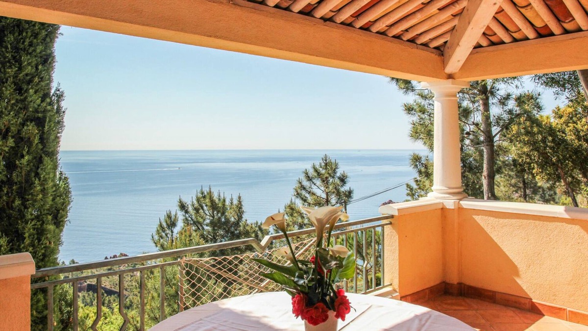 Theoule-sur-Mer Apartment | CHARMING STUDIO 28m2 terrace 22m2 PANORAMA MER/MASSIF DE L'ESTEREL