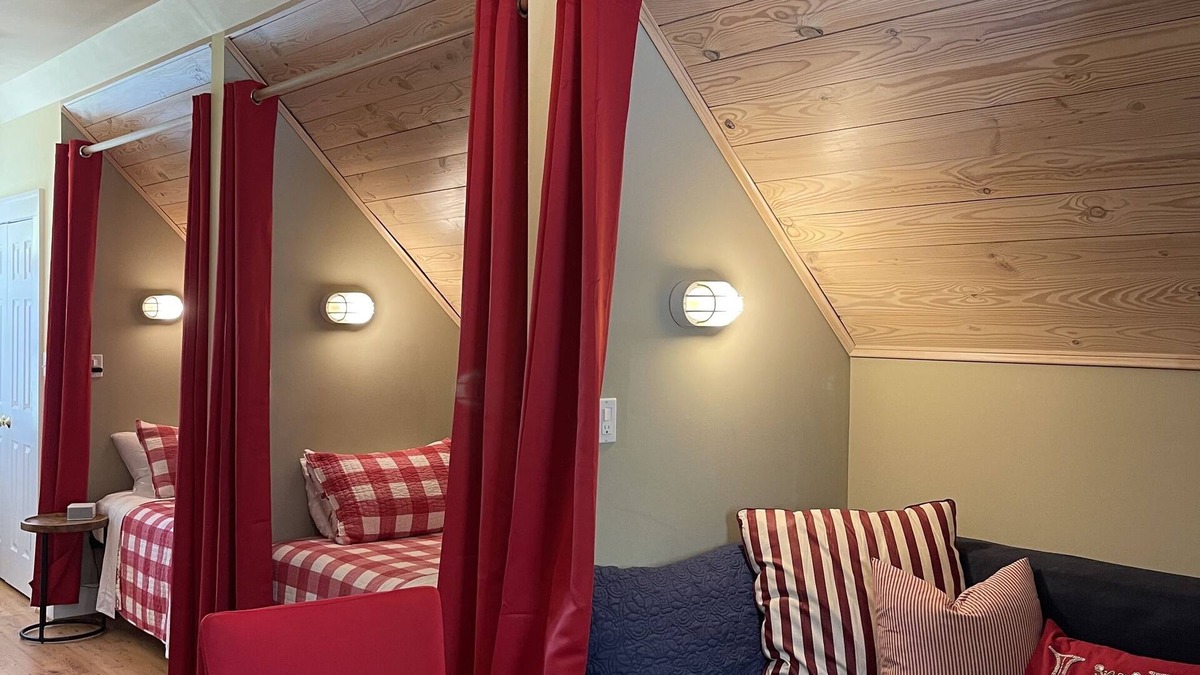Dallas Apartment | Charming studio garage apartment near Gastonia