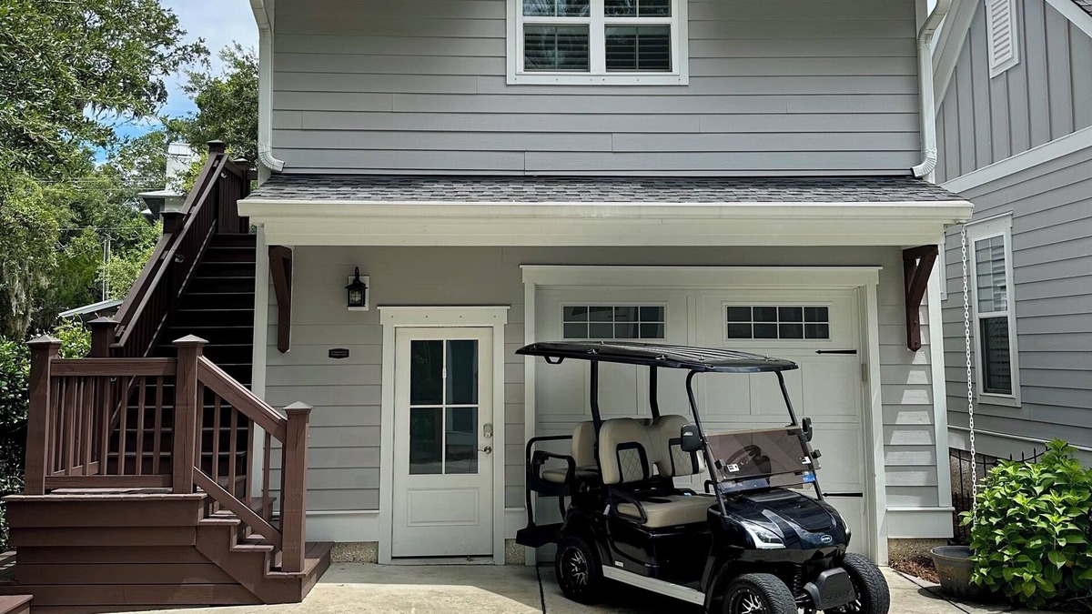 Olde Town Apartment | Charming studio in adorable Bluffton with AC
