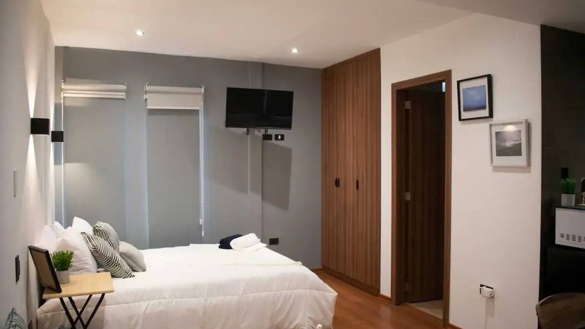 La Primavera Apartment | Charming studio in enchanting Quito with WiFi access