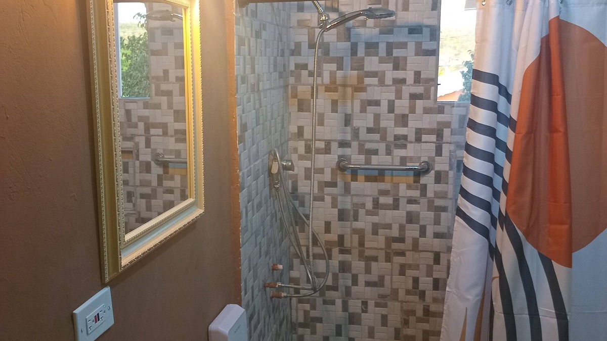 Silver Sands Apartment | Charming studio in fabulous Coral Spring with AC