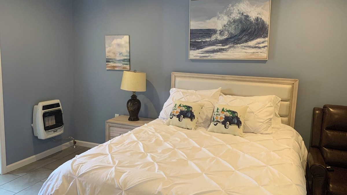 South Pensacola Apartment | Charming studio in lovely Pensacola with AC, Wi-Fi & firestick