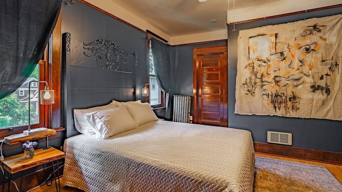 Broadway Hotel | Charming Studio in Renovated BnB - Rm2