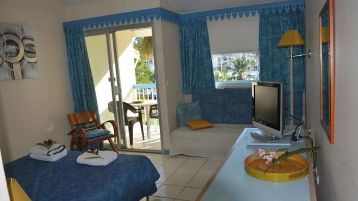 Tartane Apartment | CHARMING STUDIO IN LES TROIS ÎLETS - SWIMMING POOLS - SPA