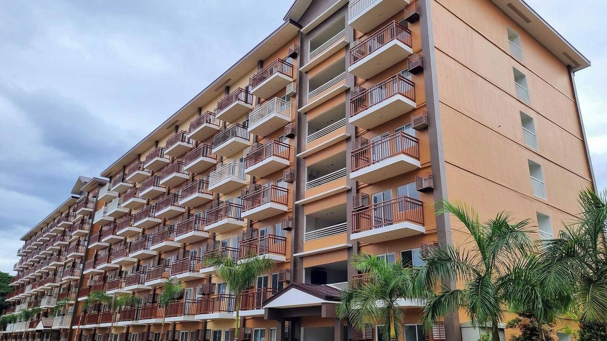 Puerto Princesa City Centre Apartment | Charming studio in brilliant Puerto Princesa with WiFi, AC