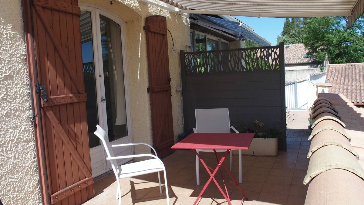 Grabels Apartment | Charming studio: quietness next to Monpellier attractivity.