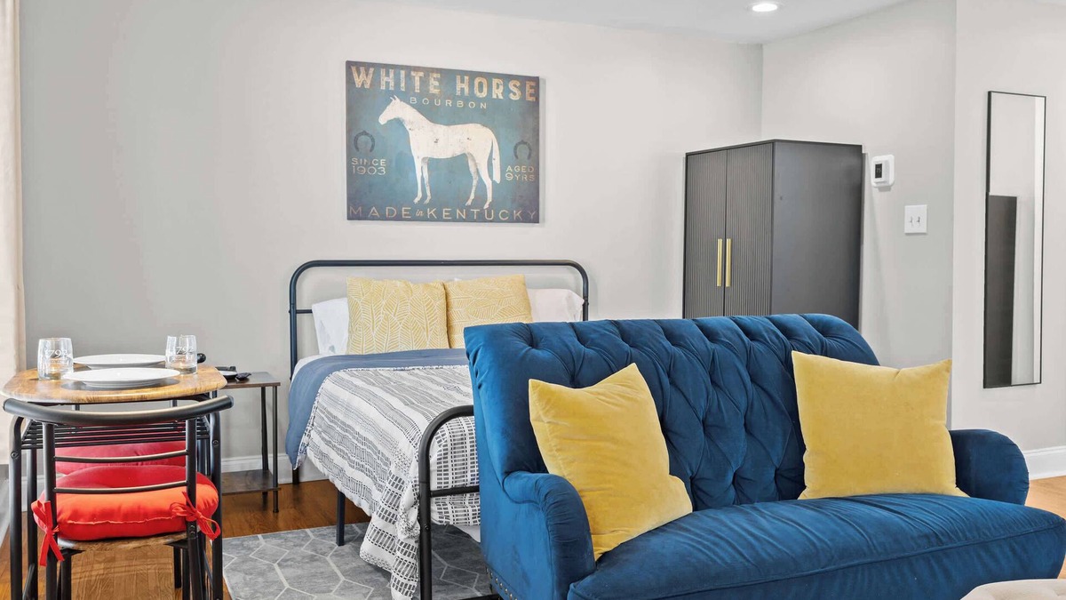 Bonnycastle Apartment | Charming Studio Stay in Vibrant Highlands Area