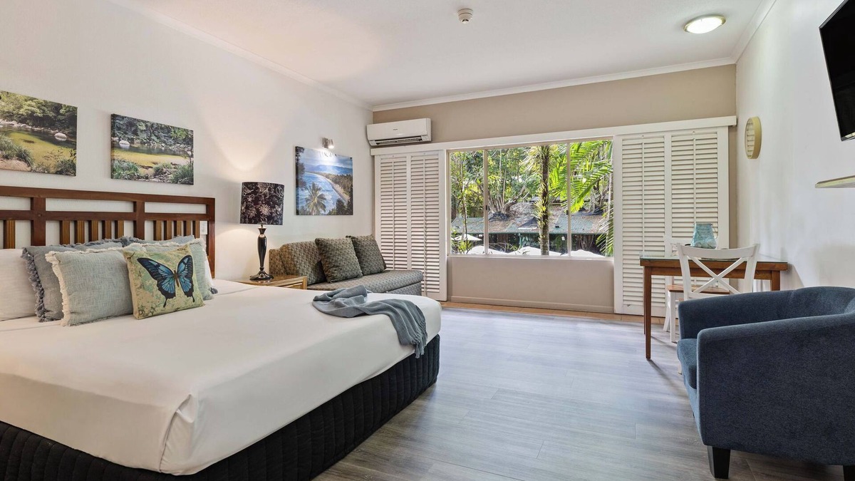 Port Douglas Apartment | Charming studio with WiFi, fitness room in delightful Port Douglas.