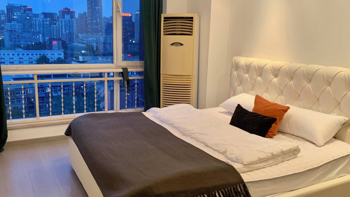 Shuangjing Apartment | Charming studio with Beijing CBD view and WiFi, AC