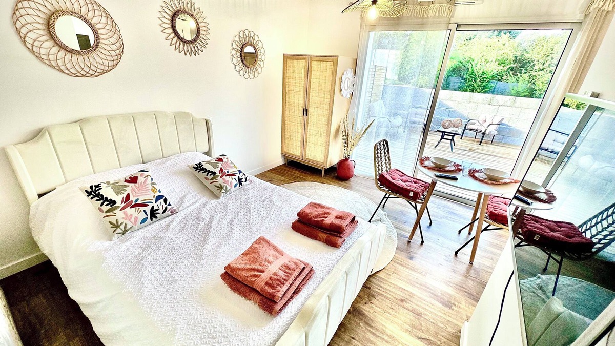 Saint-Ave Apartment | Charming studio with parking space. Ideal for visiting the Gulf of Morbihan!