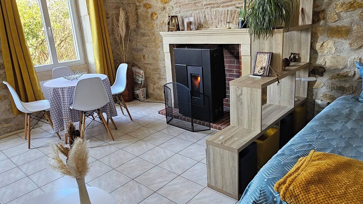 Thaumiers House | Charming Studio with 1 hectare pond in a quiet location