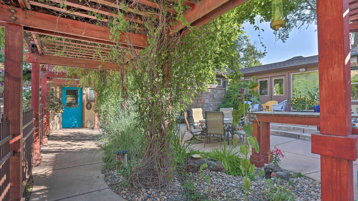 North End Apartment | Charming Studio with Patio - 2 Mi to Dtwn Boise!