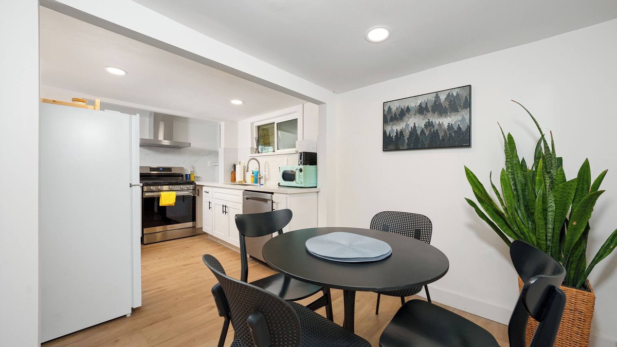 Monterey Park Apartment | Charming studio with WiFi and AC in welcoming Rosemead